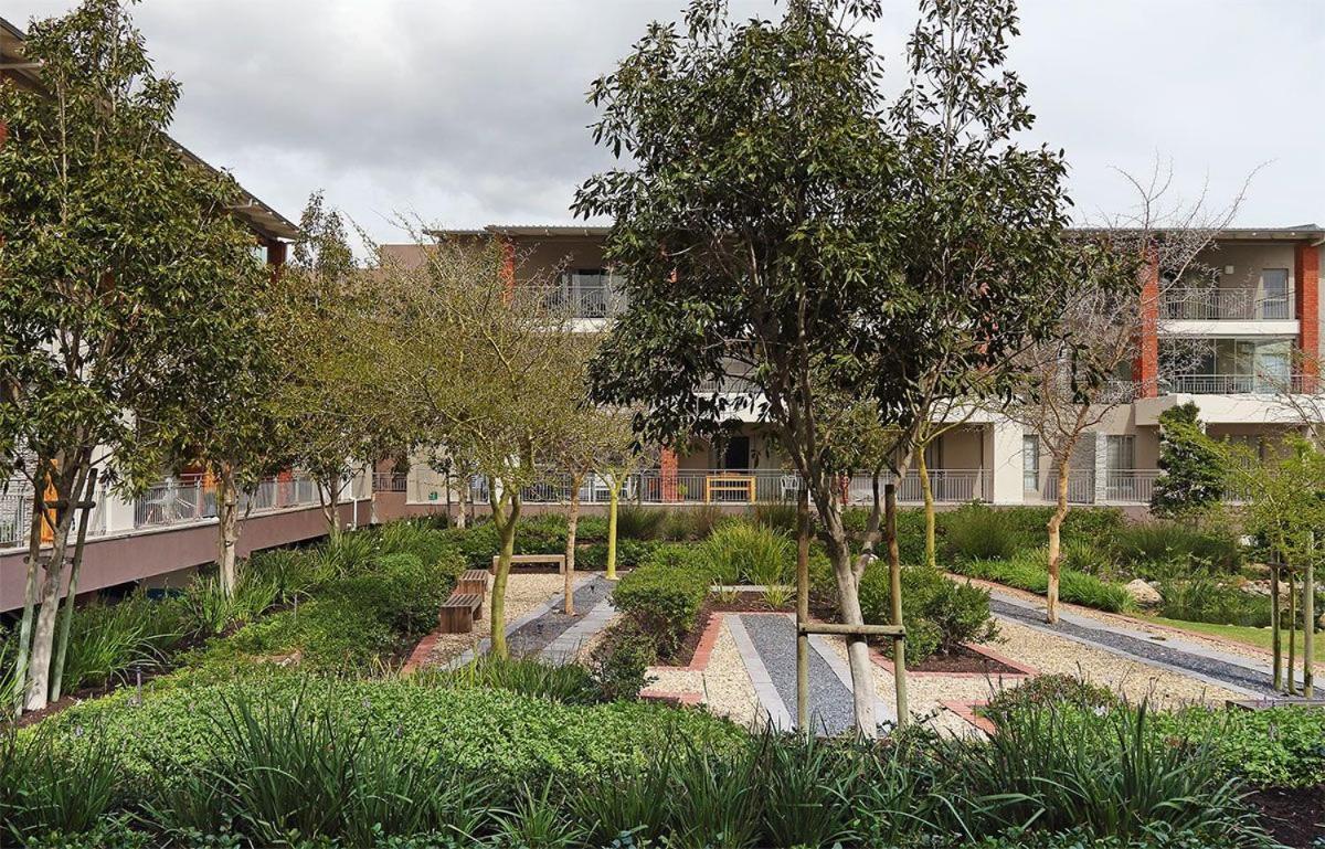 Mayfair Luxury 212 Apartment